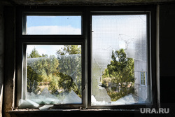Минусинский электротехнический комплекс. Минусинск, Красноярский край, разбитое стекло, разбитое окно