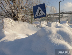 Рабочая поездка губернатора Дубровского в Ашу. Челябинск, пешеходный переход в снегу