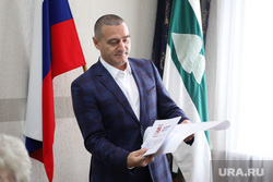 Вручение удостоверения депутату областной  думы Ильтякову Александру. Курган , ильтяков александр