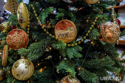 Рождественские игрушки в вышивальной мастерской Ново-Тихвинского монастыря. Екатеринбург, вышивка, новогодняя елка, елочные игрушки
