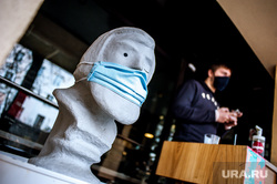 Екатеринбург во время пандемии коронавируса COVID-19, защитная маска, engels