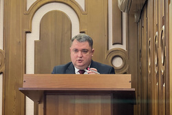 Глава Нижневартовска Дмитрий Кощенко анализирует структуру мэрии