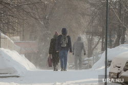 Снегопад. Челябинск, снег, пешеход, снегопад, зима, метель, вьюга, буран, мороз