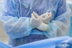 Операция в Окружном кардиологическом диспансере. Сургут, медицинские перчатки, руки в перчатках, руки хирурга