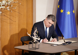 Зоран Миланович заявил, что политики ЕС, подстрекающие Украину на конфликт — шарлатаны