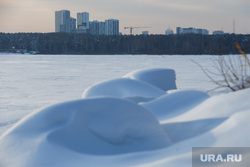 Озеро Шарташ зимой. Екатеринбург, многоэтажки, зимний пейзаж, шарташ
