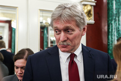 Дмитрий Песков на пресс-подходе. Москва, песков дмитрий