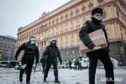 Несанкционированная акция в поддержку оппозиционера. Москва, силовики, протестующие, лубянка, здание фсб, митинг, полиция, протест, навальнинг, омон