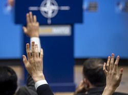 Клипарт. Сток Официальный сайт  «НАТО». Екатеринбург, нато, поднятые руки