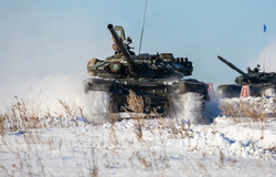 Около 1000 военнослужащих ЦВО начали состязания в отборочном этапе конкурса «Танковый биатлон»
, война, танк
