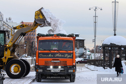 Уборка снега. Екатеринбург, уборка снега, зима, коммунальщики, снег в городе