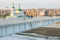 Виды города. Тюмень, пешеходный мост, мост влюбленных, тюмень, виды тюмени