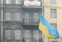 События на Майдане. Киев, флаг украины, майдан, киев, украина, баррикады, самооборона, улица грушевского