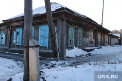 Виды города. Курган, деревянный дом, зима, дом