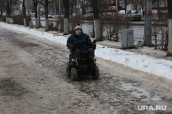 Виды города. Пермь, инвалид, виды перми, инвалид на коляске