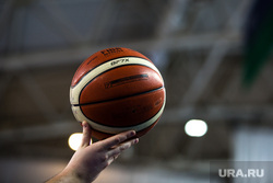 Домашняя игра БК «Университет-Югра» и БК «Восток-65» в рамка Чемпионата России по баскетболу. Сургут, баскетбольный мяч