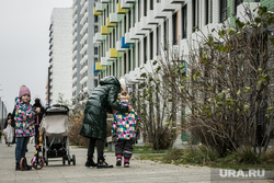 Трудовые мигранты в "Испанских кварталах" и Новой Москве. Москва, многодетная семья, город, микрорайон, новостройки, урбанизация, осень, квартал, коммунарка, урбанизм, бунинские луга