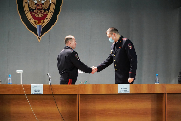 Дмитрий Свинов (слева) представил Дмитрия Игошина (справа) подчиненным