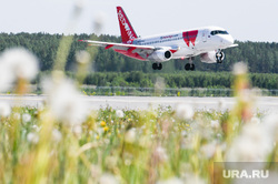 Самолёт Аэрофлота в ливрее Добролета. Екатеринбург, авиакомпания red wings