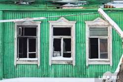 Улица Куйбышева. Курган, разбитые стекла, заброшенный дом, погорельцы, последствия пожара