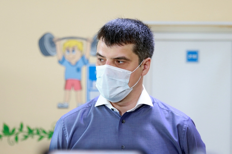 Алексей Сигидаев проконтролировал процесс вакцинации дочери