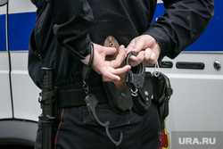 Клипарт "Полиция, доставка подследственного". Москва, полиция, спецсредства, полицейский, наручники