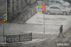 Снегопад. Челябинск, светофор, снег, пешеход, погода, снегопад, климат