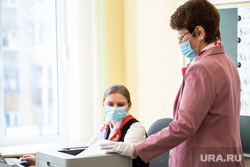 Акция «День сдачи ЕГЭ с родителями» в школе №43. Екатеринбург, учитель, егэ, экзамен, единый государственный экзамен, педагог, родительское собрание, учительница