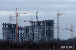 Микрорайон Ива. Пермь, стройка, кран башенный