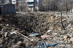Обстановка в Мариуполе после освобождения. Украина, последствия, украина, мариуполь, война, воронка, разрушения, обстрел, сво, специальная военная операция