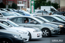Первый сеанс автокинотеатра Okko. Екатеринбург, drive in, кино под открытым небом, уличное кино, стоянка авто