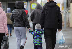 Виды города. Курган, ребенок, семья, материнство, родители, осень