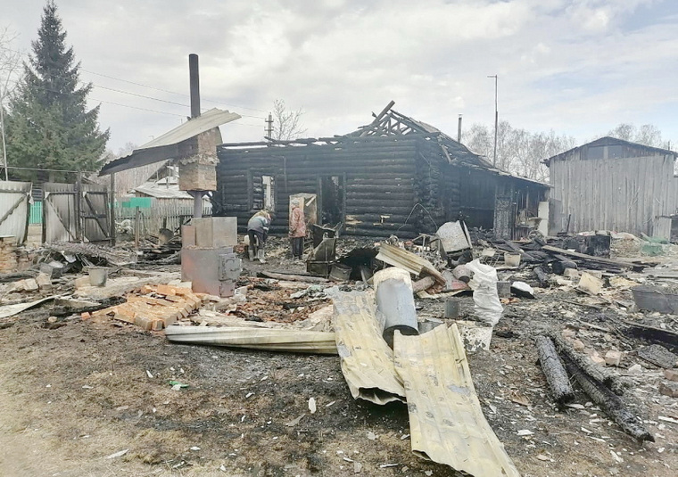 Женщина до последнего не выходила из дома, пытаясь спасти имущество