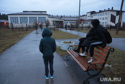 Сарс стрельба в школе. Пермь, школа, Сарс, стрельба в школе, виды поселка, дети у школы