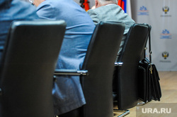 Презентация строительства новых спортивных объектов. Челябинск, чиновник, портфель