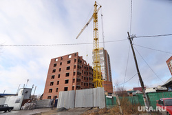 Строительная площадка на улице Климова, 129. Курган , строительный кран, строительная  площадка, улица климова 129