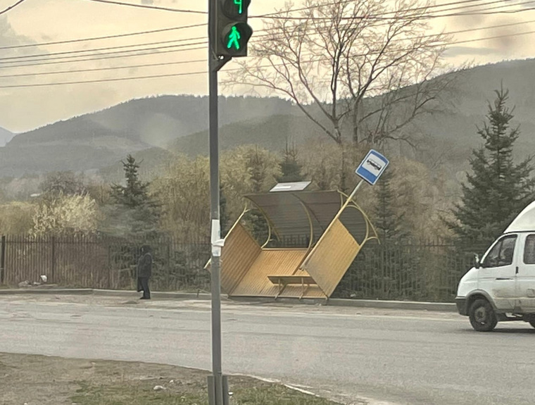 В Златоусте снесло остановку