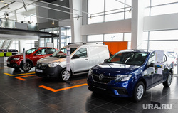 В автосалонах холдинга в апреле резко упали продажи
