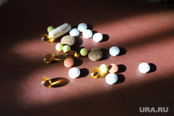 Лекарства.Таблетки. Курган, таблетки, лекарства, аспирин, бад, болезнь, пилюли, болезнь, витамины, фармацевтика, больничный, домашняя аптечка, фарма, драже