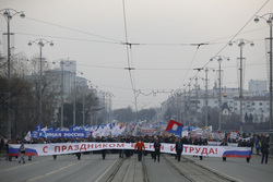 Ради праздничного шествия центр Екатеринбурга перекрыли