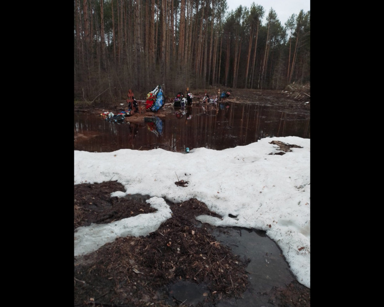 К захоронениям невозможно пройти