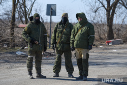 Ситуация в осажденном Мариуполе. Украина, досмотр, кпп, армия, военные, украина, проверка, мариуполь, контроль, блок пост, солдат, народная милиция, комендатура, вс рф