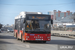 Работа общественного транспорта, Пермь, водитель автобуса, кондуктор, автобус, весна в городе, общественный транспорт пермь