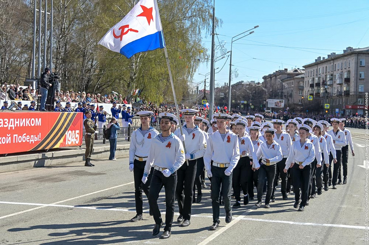 Моряки, принявшие участие в параде