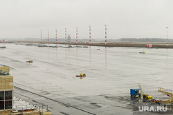Международный аэропорт Челябинск им. И.В. Курчатова. Челябинск, летное поле, аэродром, взлетно-посадочная полоса, аэропорт игорь курчатов
