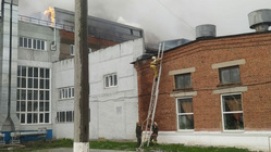 В тушении пожара были задействованы восемь единиц техники и 35 человек