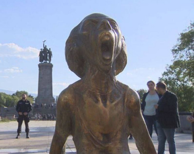 Памятник будет стоять напротив монумента Советской Армии