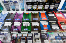 Продажа противовирусных препаратов и медицинских масок в аптеке. Челябинск, аптека, лекарства, презервативы