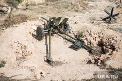 Крым., пушка, оборона, противотанковый еж, поле битвы, окопы
