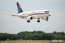 Показательные полеты авиации на МАКС-2021. Москва, аэропорт, посадка самолета, взлет самолета, авиашоу, аэродром, авиация, впп, самолет, взлетно-посадочная полоса, сухой, ssj100, PowerJet SaM146, superjet